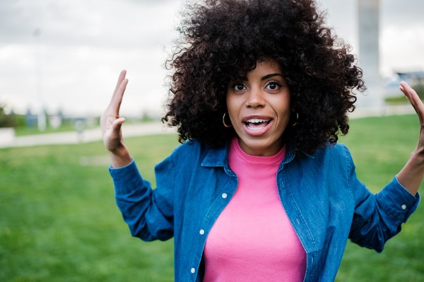 Les secrets des produits naturels pour sublimer vos cheveux crépus